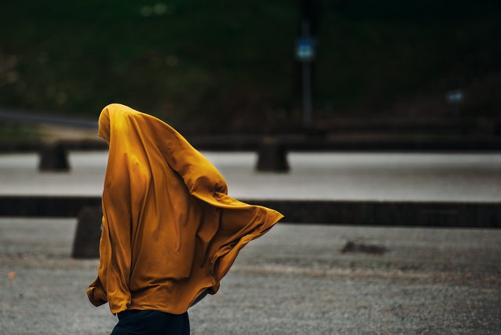 alt="Burqa abaya - traditional Islamic clothing for women"